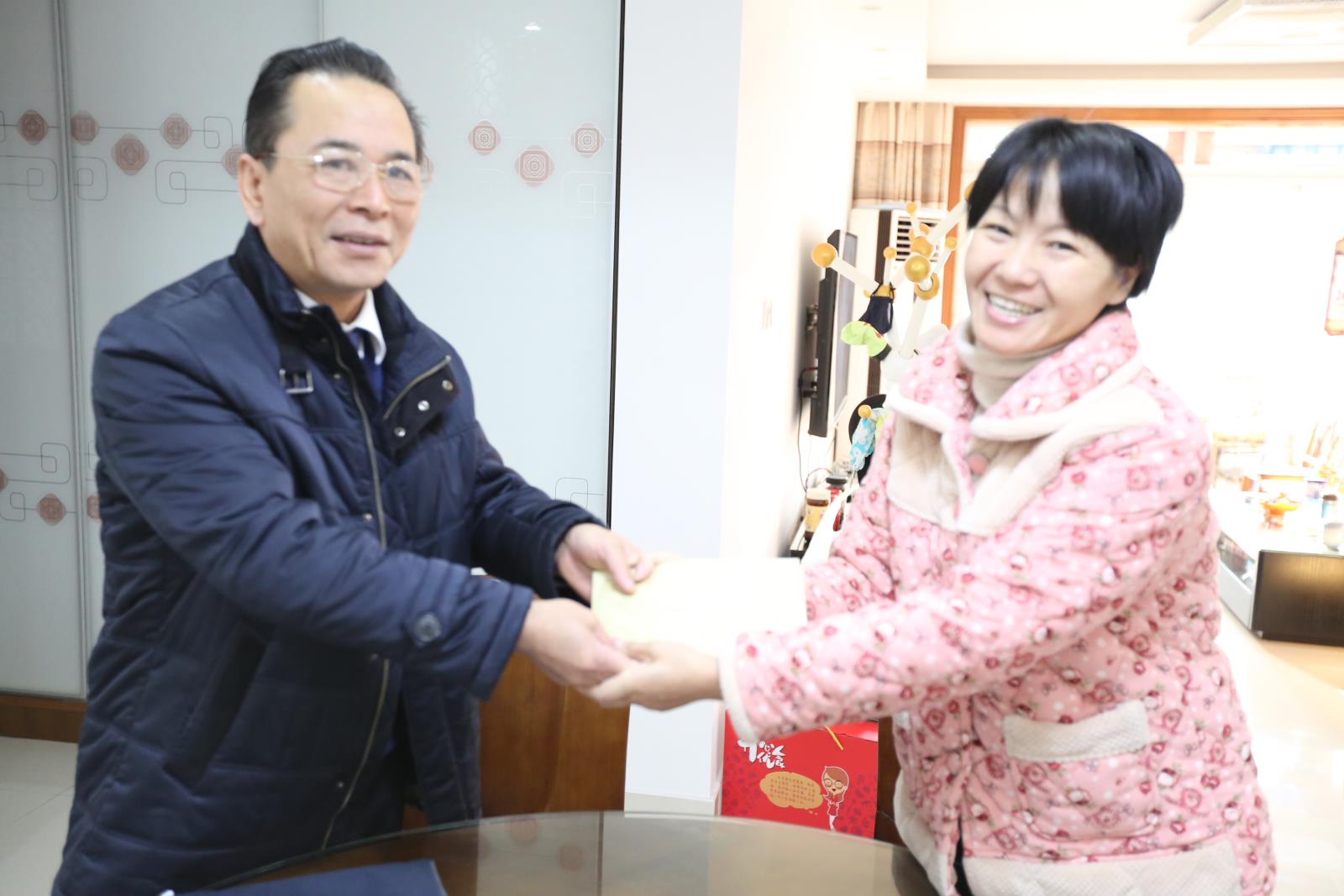 传递温暖，情暖人心 ——松鹤开展“我们的节日”春节走访活动